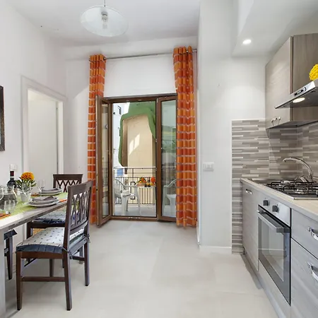 Mahal Kita Lovely 6-bed In *