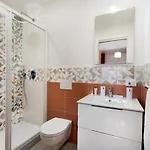 Mahal Kita Lovely 6-bed In Apartment