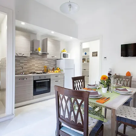 Mahal Kita Lovely 6-bed In *