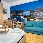 Mahal Kita Lovely 6-bed In Apartment Sorrento