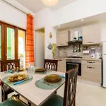 Apartment Mahal Kita Lovely 6-bed In *