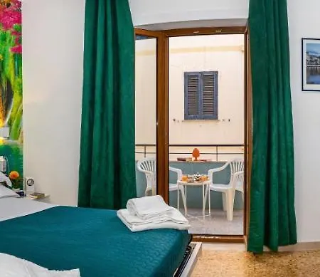 Mahal Kita Lovely 6-bed In