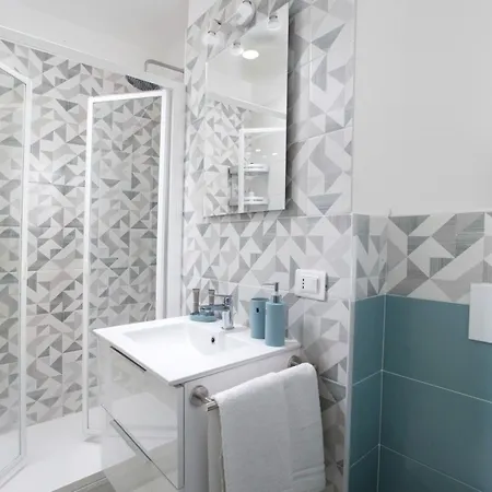 Mahal Kita Lovely 6-bed In