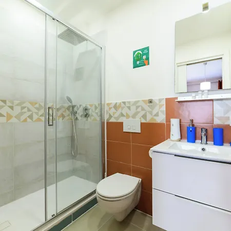 Mahal Kita Lovely 6-bed In
