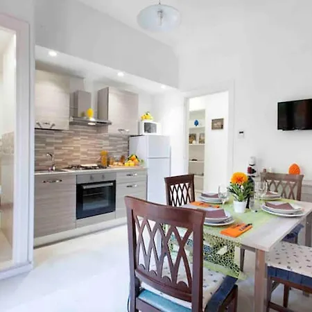 Mahal Kita Lovely 6-bed In *