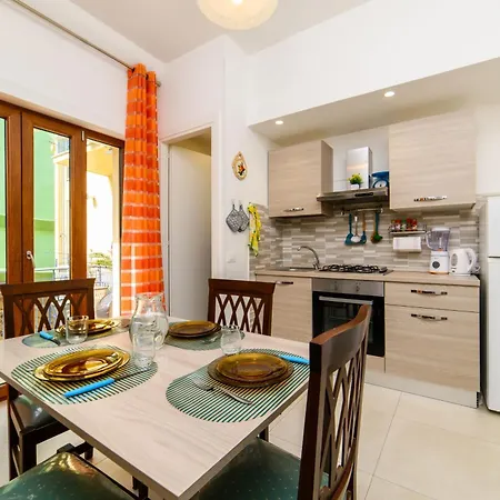 Apartman Mahal Kita Lovely 6-bed In *